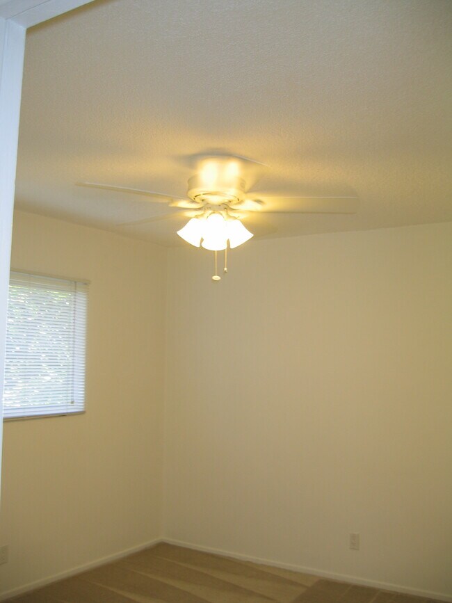 Building Photo - 14545 Albers St