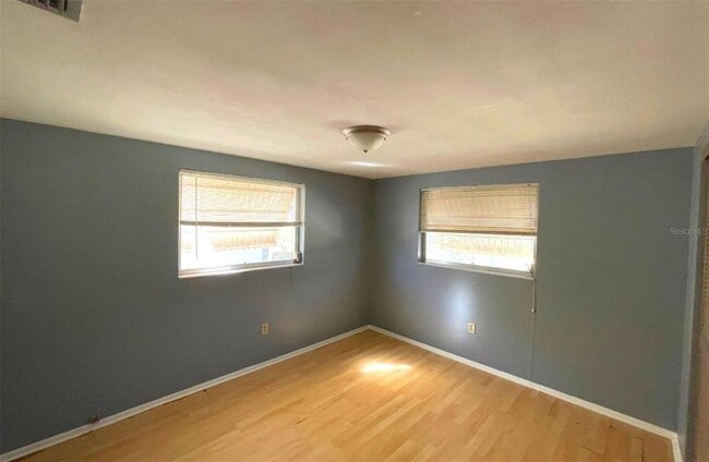Building Photo - 7335 Ashwood Dr