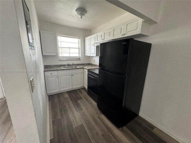 Foto del edificio - 400 SE 9th Ct