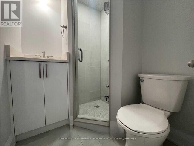 Building Photo - 15229 Yonge St