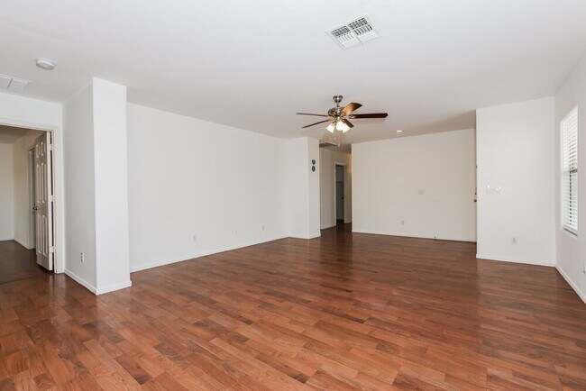 Building Photo - 286 W Santa Gertrudis Trl