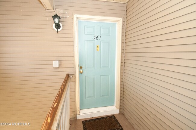 Foto del edificio - 361 Wycoff Way W