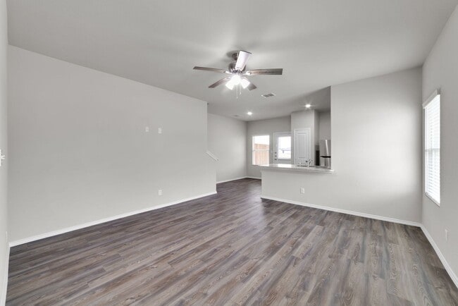 Building Photo - Newly Built 3BR/2.5BA Duplex in Hunter Ran...