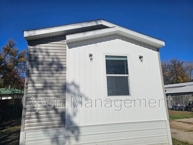 Building Photo - 700 S 12th St