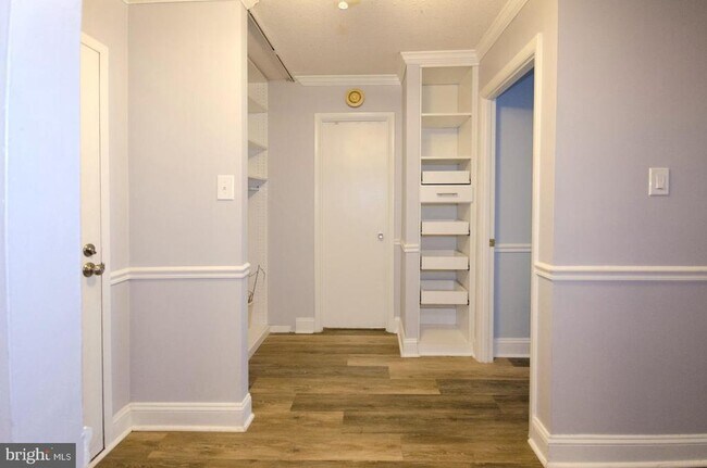 Building Photo - 1301 20th St NW