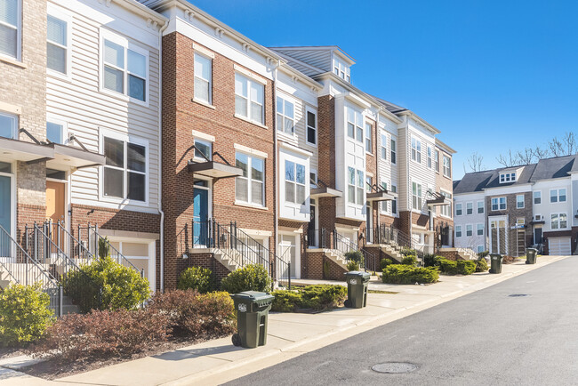 Building Photo - 42674 Orefield Terrace