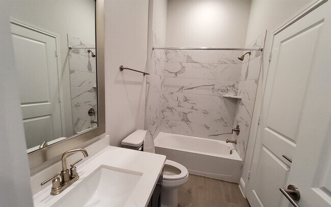 Foto del edificio - 29619 Smokey Bourbon Ln