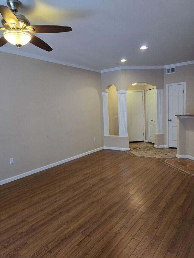 Building Photo - Charming 1-Bedroom 1-Bath Condo in Biltmor...