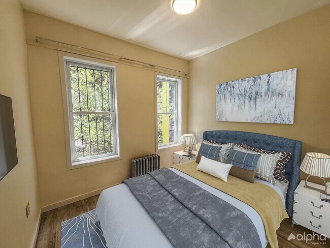Building Photo - NEWLEY RENOVTED 3BR EAST ACCESS TO TARINS-...