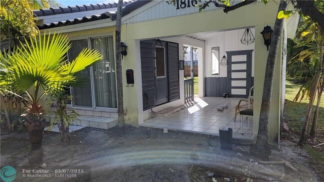 Foto del edificio - 1816 Roosevelt St