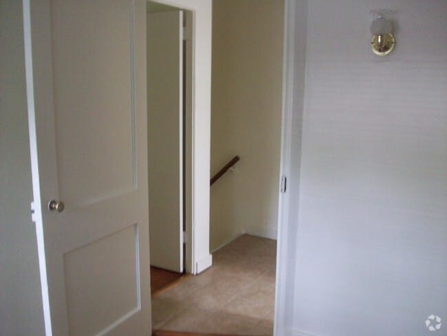 Pasillo - Evergreen Town House Apartments