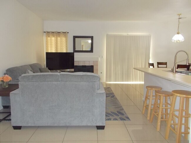 Foto del edificio - Beautifully Maintained Fully Furnished Home – Move-In Ready!