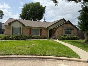 Building Photo - 5031 Twin Candle Dr