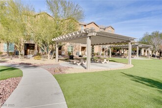 Building Photo - 4641 Townwall St Building Photo - 4641 Townwall St