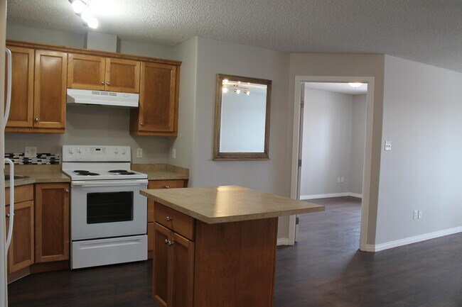 Building Photo - 9357 Simpson Dr NW