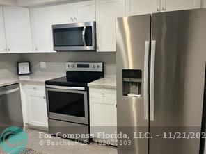 Foto del edificio - 100 NW 76th Ave