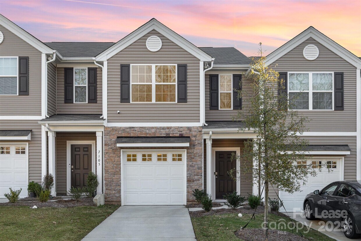 Foto principal - 7109 North Mills Rd