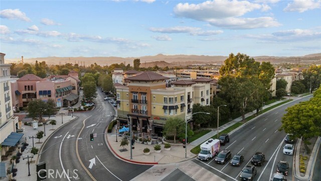 Foto del edificio - 24505 Town Center Dr