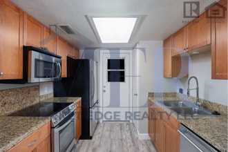 Building Photo - 425 E Marco Polo Rd