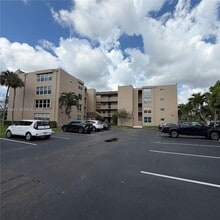 Building Photo - 9440 Tangerine Pl