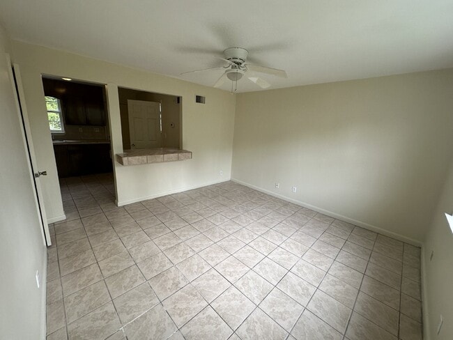 Foto del edificio - Apartment For Rent