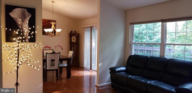 Foto del edificio - 3367 Flint Hill Pl
