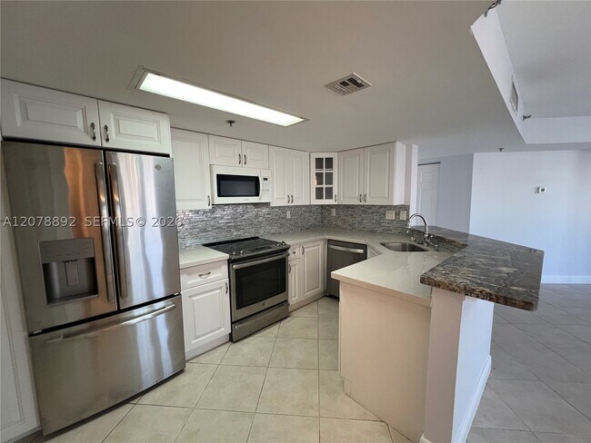 Foto del edificio - 2351 Douglas Rd