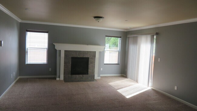 Foto del edificio - 1577 Burnside Pl