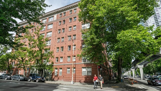 Foto del edificio - The Windham Apartments