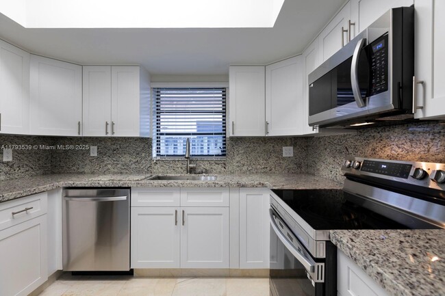 Foto del edificio - 2733 SW 31st Pl