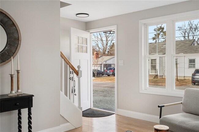 Building Photo - 137 Bayview Ave