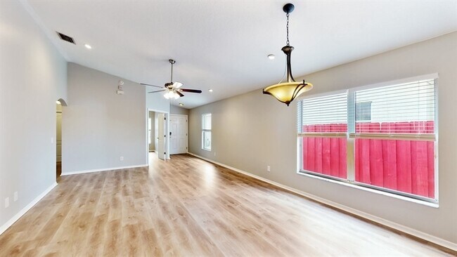 Foto del edificio - Move-in ready home in Tampa!
