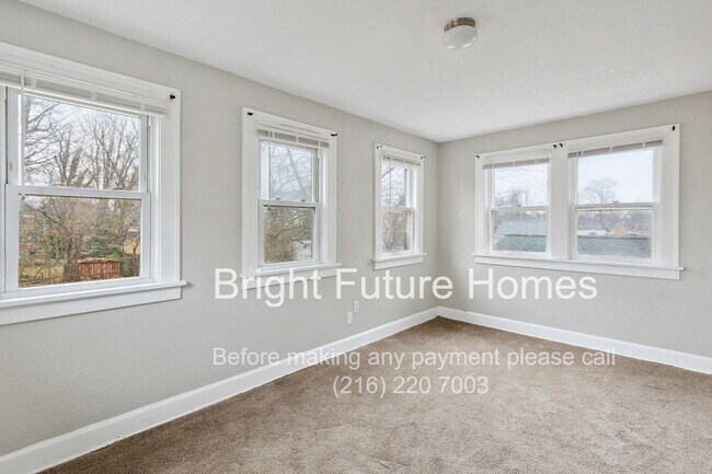 Building Photo - 3431 W 98th St