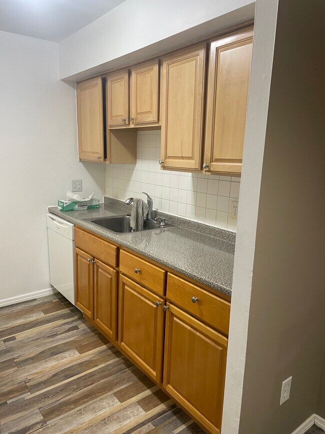 Fotografía del edificio - 9485 Woodbridge Rd