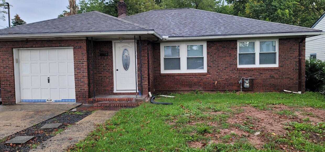 Foto principal - 214 Jackson Ave