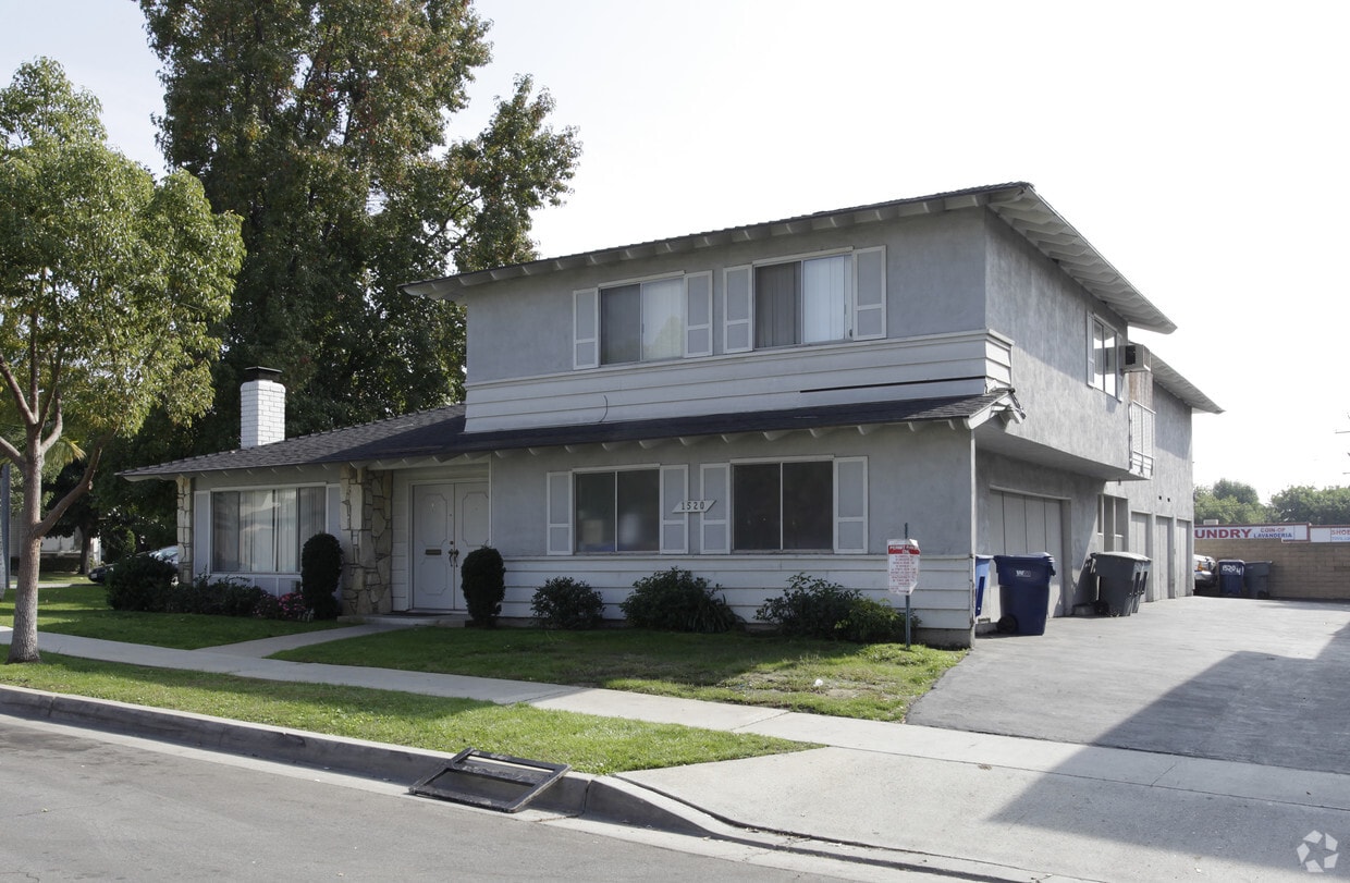Primary Photo - 1520 Estate Dr