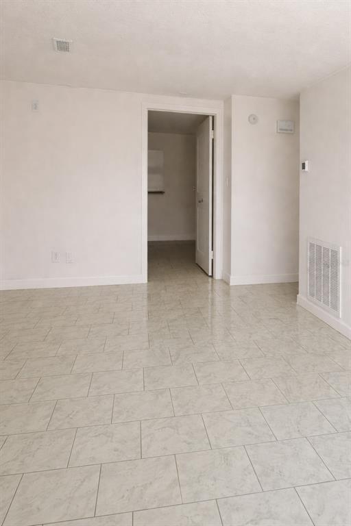 Foto del edificio - 5622 River Rd