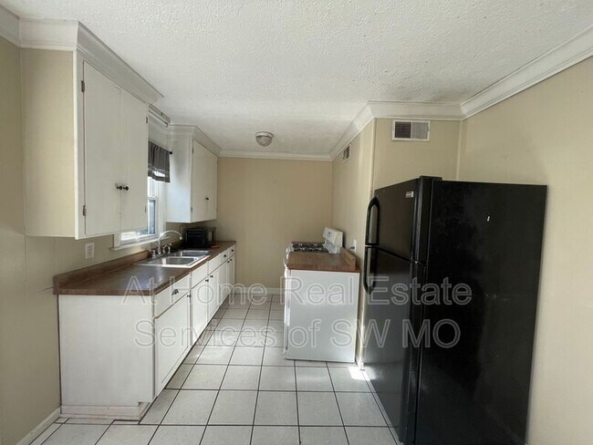Foto del edificio - 1415 S Pickwick Ave
