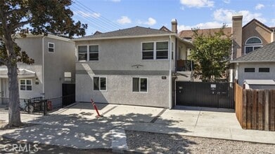 Building Photo - 411 S Kenneth Rd