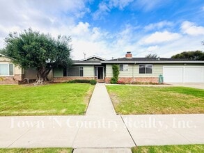 Building Photo - 219 Encinada Dr