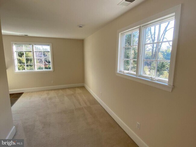 Foto del edificio - 7805 Accotink Pl