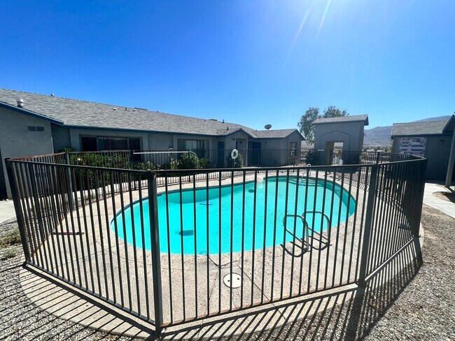 Foto del edificio - 2 Bedroom 1.5 Bath w Pool