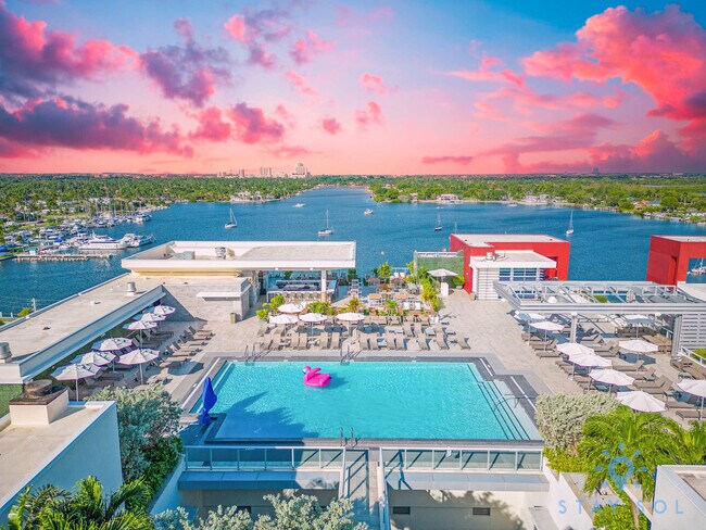 Foto del edificio - 777 N Ocean Dr