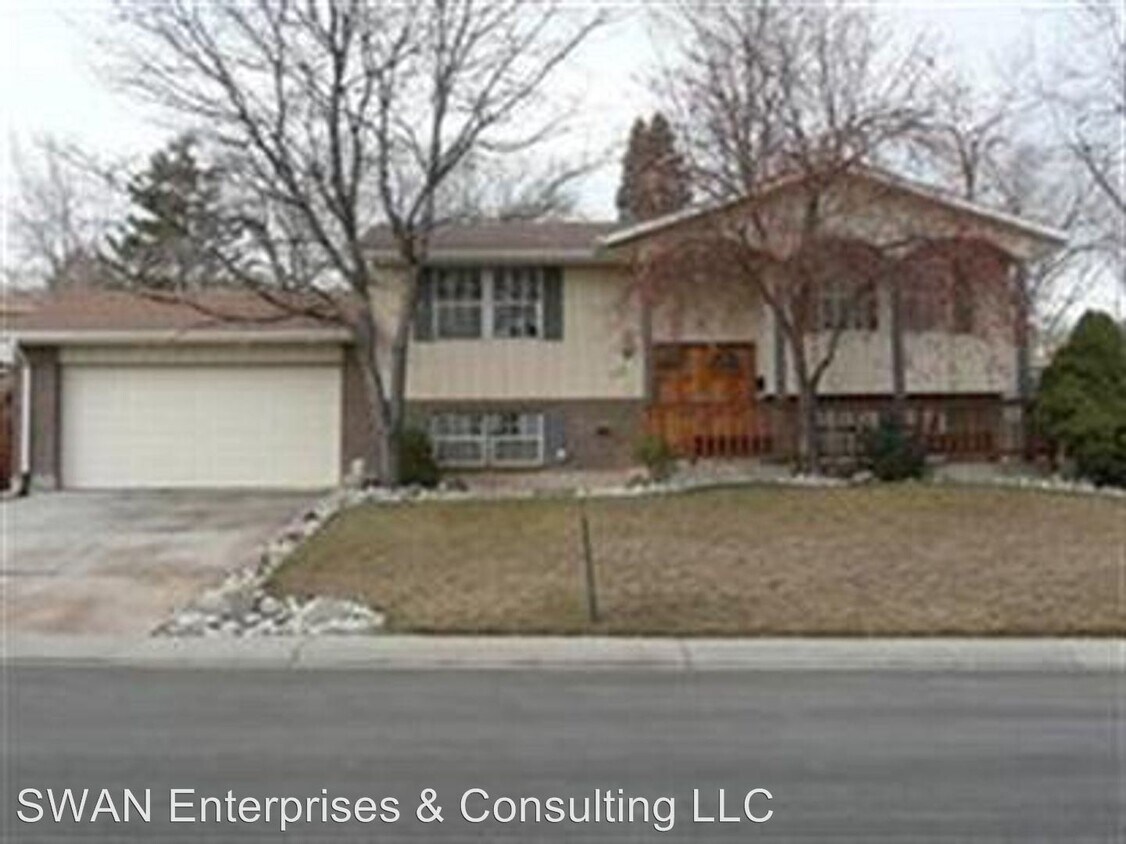 Primary Photo - 4 br, 2 bath House - 773 S. Beech Street