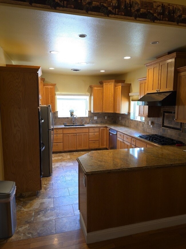 Building Photo - 4814 Iroquois Trail