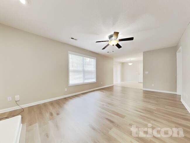 Foto del edificio - 226 Linden Rd