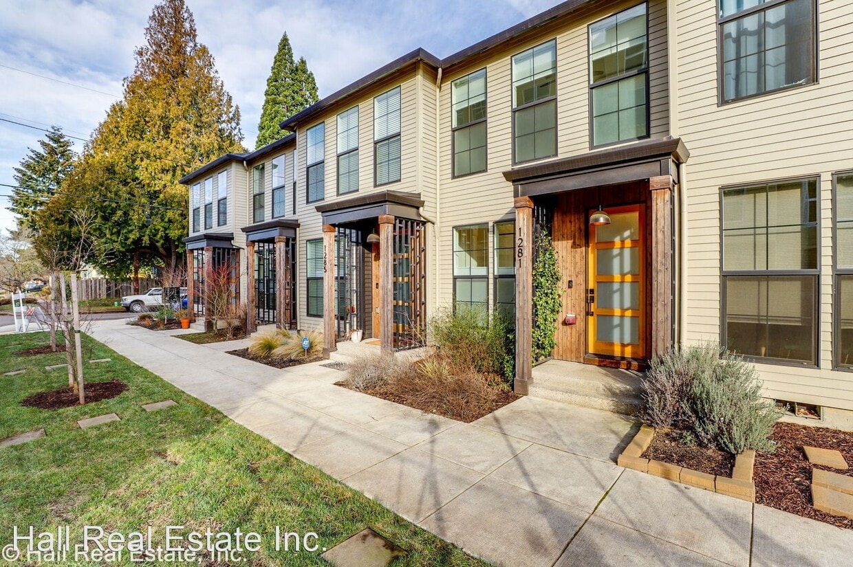 2 br, 2.5 bath House 1281 N. Jessup St. House Rental in Portland