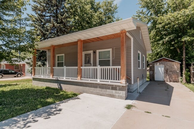 Building Photo - 5620 Adams St