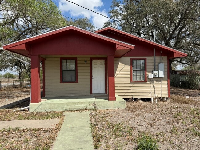 Building Photo - 1306 S Aransas St