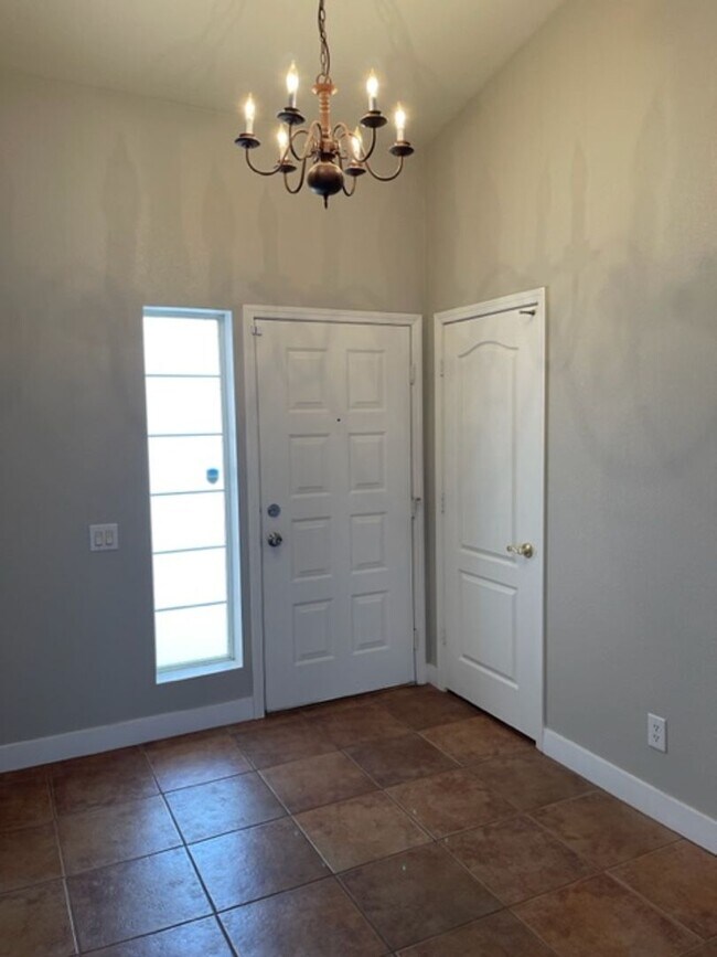 Foto del edificio - 4334 Yorkwood Dr